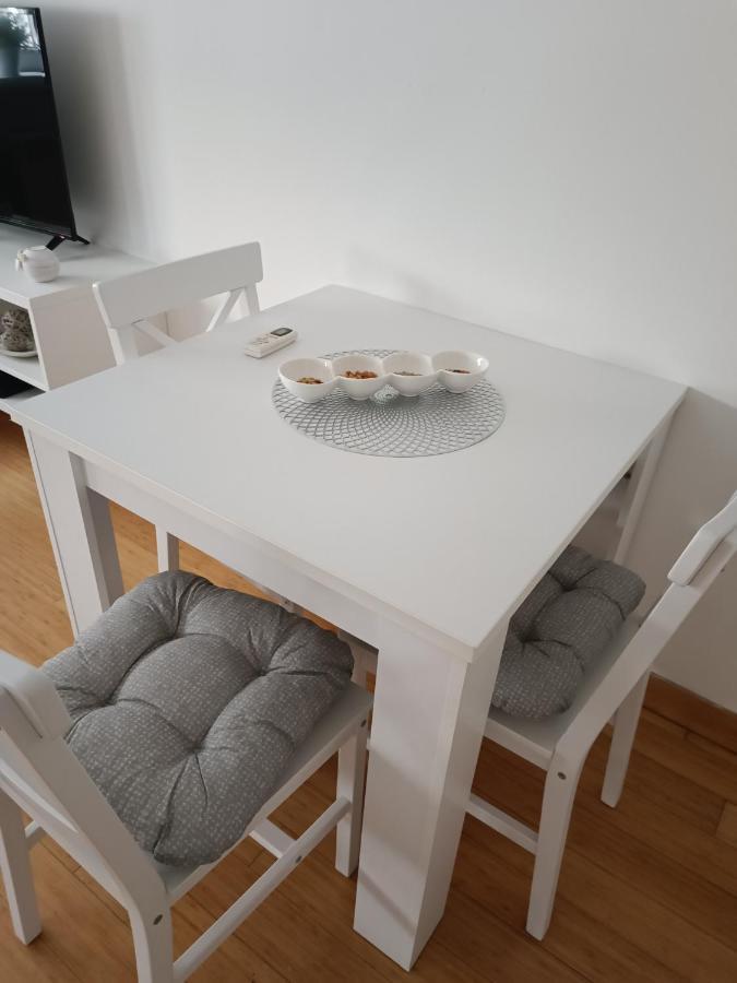 White Lägenhet